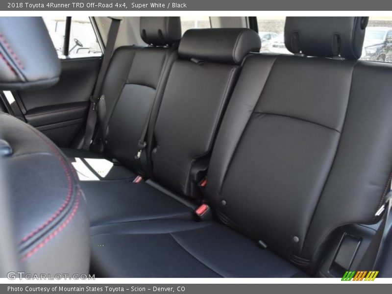 Super White / Black 2018 Toyota 4Runner TRD Off-Road 4x4