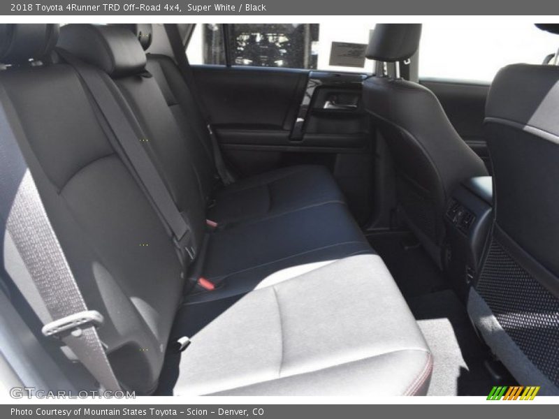 Super White / Black 2018 Toyota 4Runner TRD Off-Road 4x4