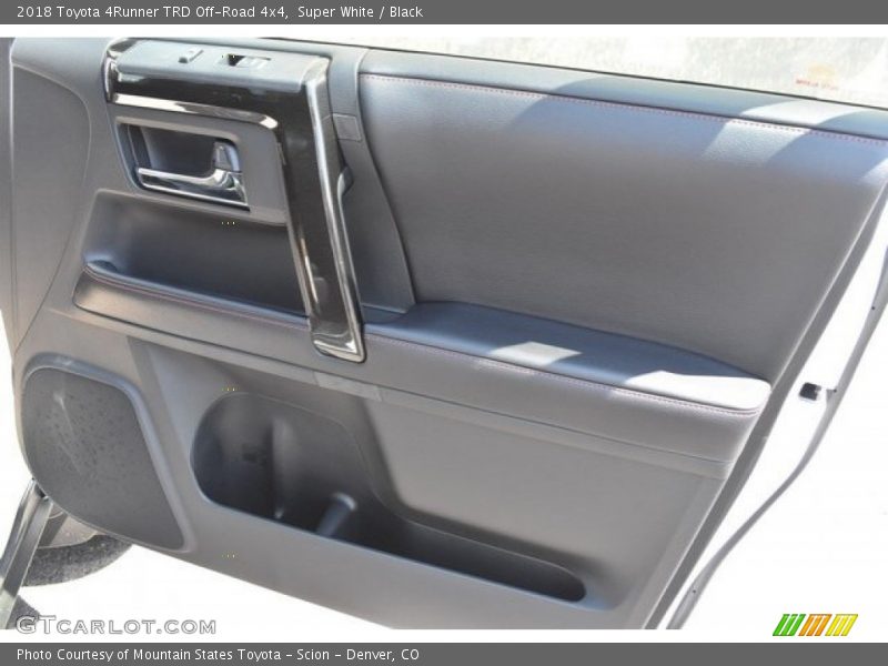 Super White / Black 2018 Toyota 4Runner TRD Off-Road 4x4