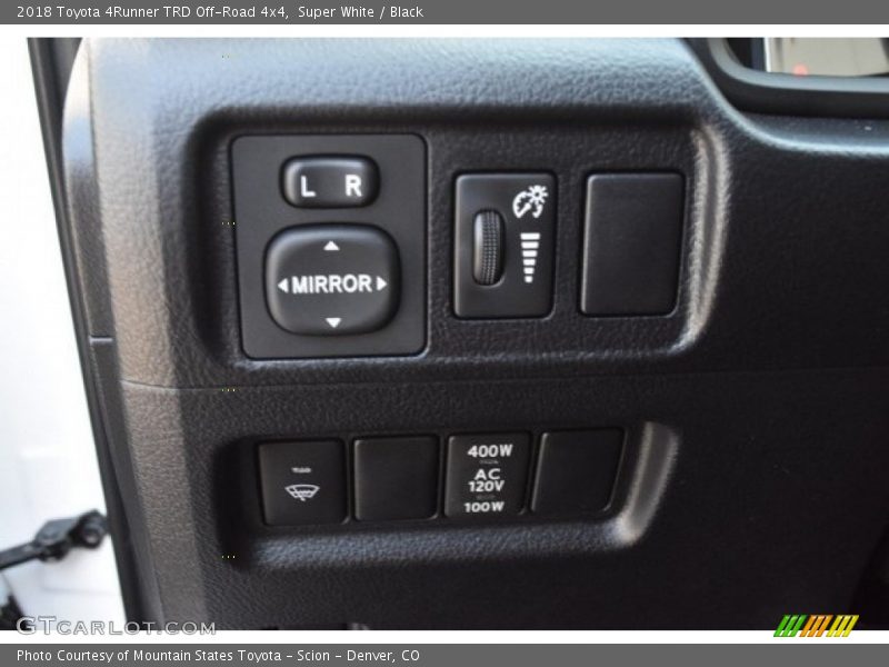 Super White / Black 2018 Toyota 4Runner TRD Off-Road 4x4
