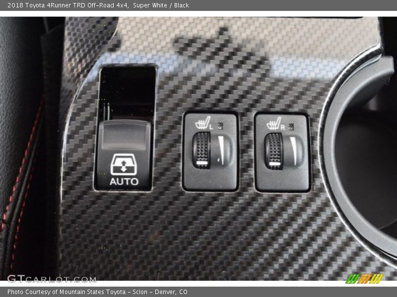 Super White / Black 2018 Toyota 4Runner TRD Off-Road 4x4