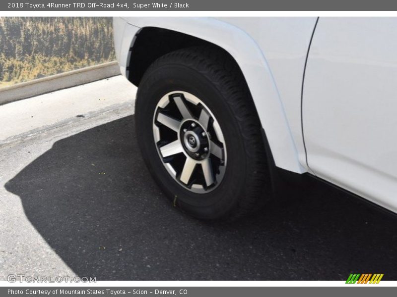 Super White / Black 2018 Toyota 4Runner TRD Off-Road 4x4