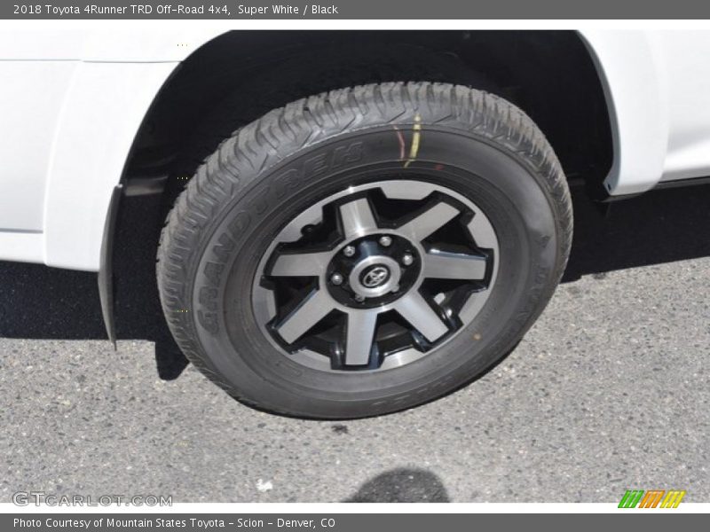Super White / Black 2018 Toyota 4Runner TRD Off-Road 4x4