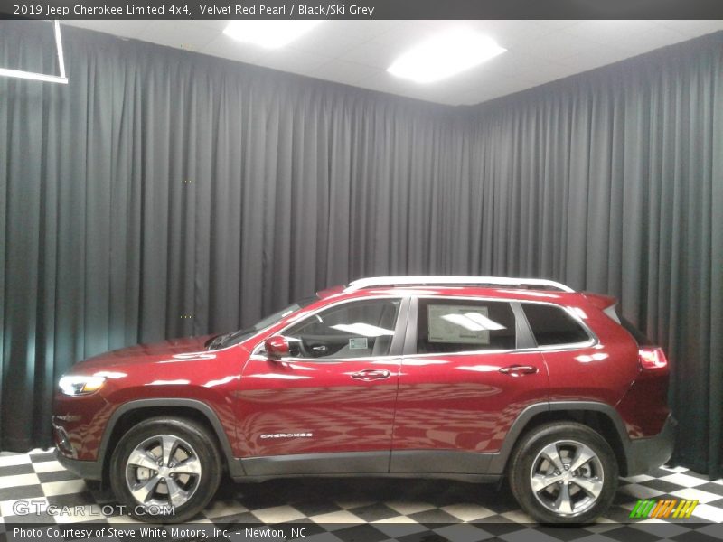 Velvet Red Pearl / Black/Ski Grey 2019 Jeep Cherokee Limited 4x4