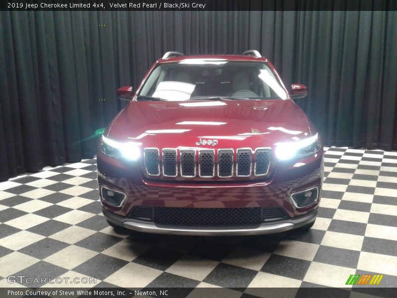 Velvet Red Pearl / Black/Ski Grey 2019 Jeep Cherokee Limited 4x4