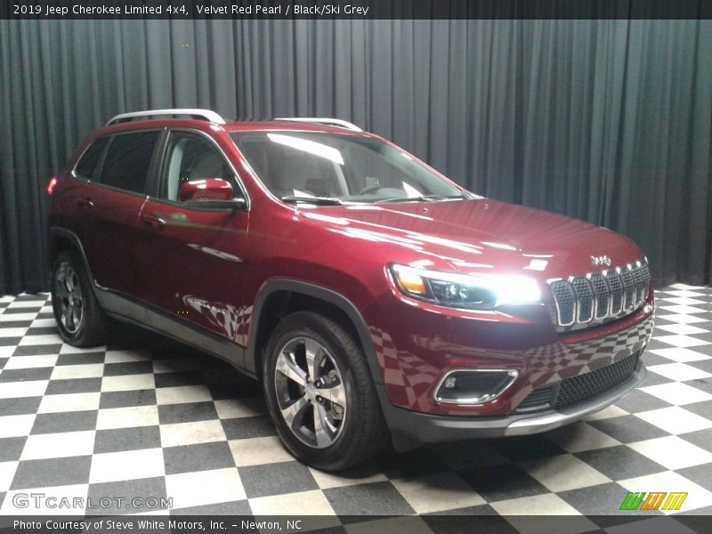 Velvet Red Pearl / Black/Ski Grey 2019 Jeep Cherokee Limited 4x4