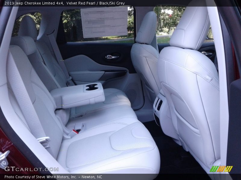 Velvet Red Pearl / Black/Ski Grey 2019 Jeep Cherokee Limited 4x4