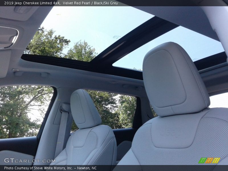 Velvet Red Pearl / Black/Ski Grey 2019 Jeep Cherokee Limited 4x4