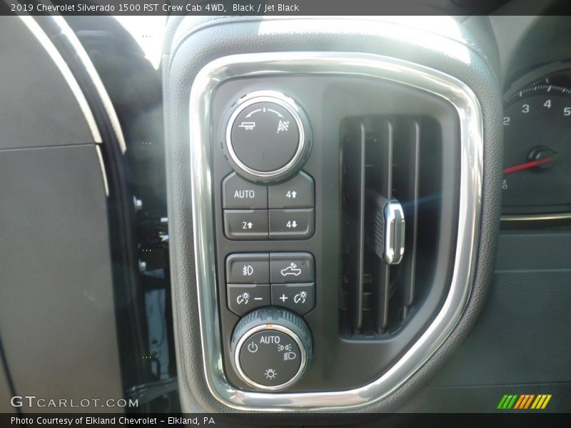 Controls of 2019 Silverado 1500 RST Crew Cab 4WD