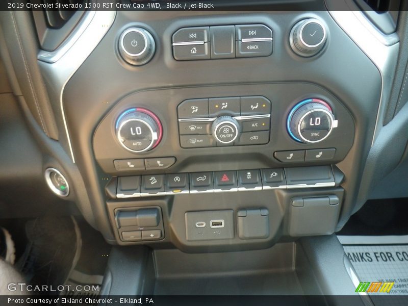 Controls of 2019 Silverado 1500 RST Crew Cab 4WD