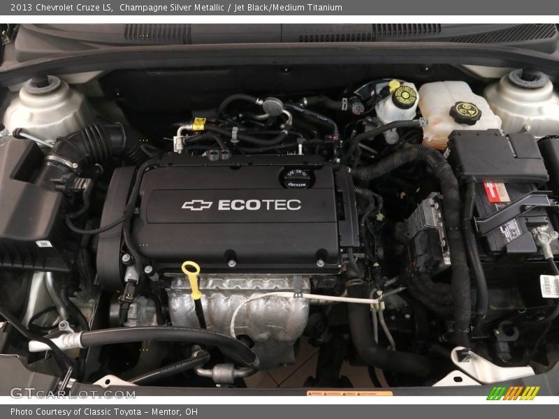 Champagne Silver Metallic / Jet Black/Medium Titanium 2013 Chevrolet Cruze LS