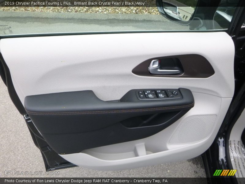 Door Panel of 2019 Pacifica Touring L Plus