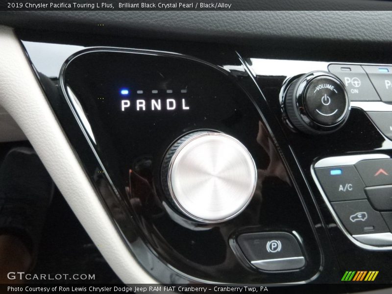  2019 Pacifica Touring L Plus 9 Speed Automatic Shifter