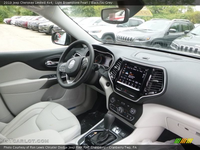 Light Brownstone Pearl / Black/Ski Grey 2019 Jeep Cherokee Limited 4x4