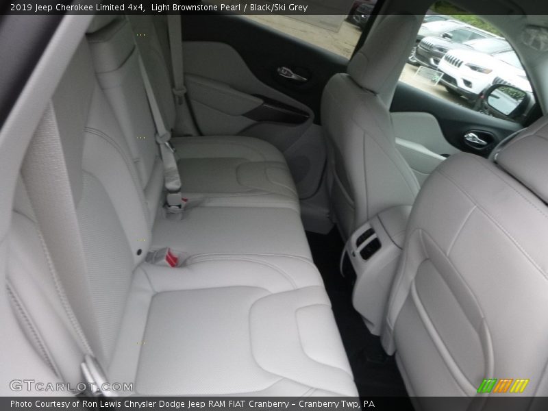 Light Brownstone Pearl / Black/Ski Grey 2019 Jeep Cherokee Limited 4x4