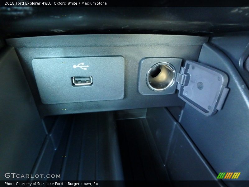 Oxford White / Medium Stone 2018 Ford Explorer 4WD