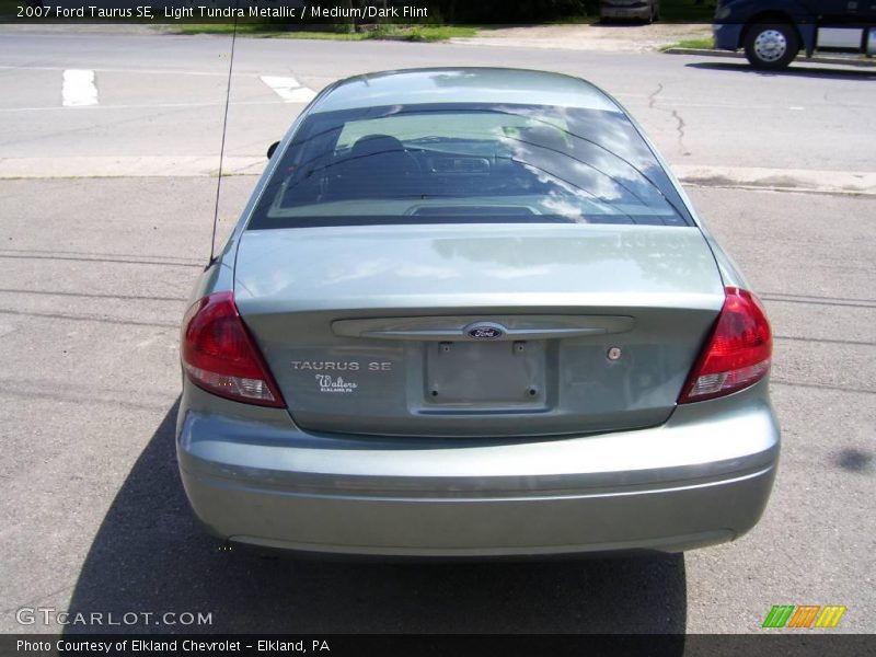 Light Tundra Metallic / Medium/Dark Flint 2007 Ford Taurus SE