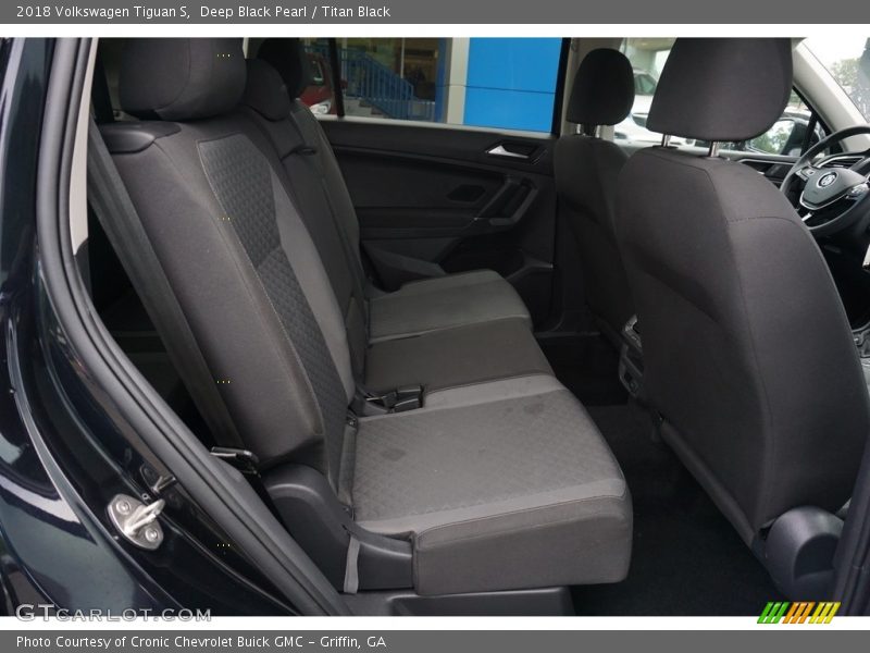 Deep Black Pearl / Titan Black 2018 Volkswagen Tiguan S