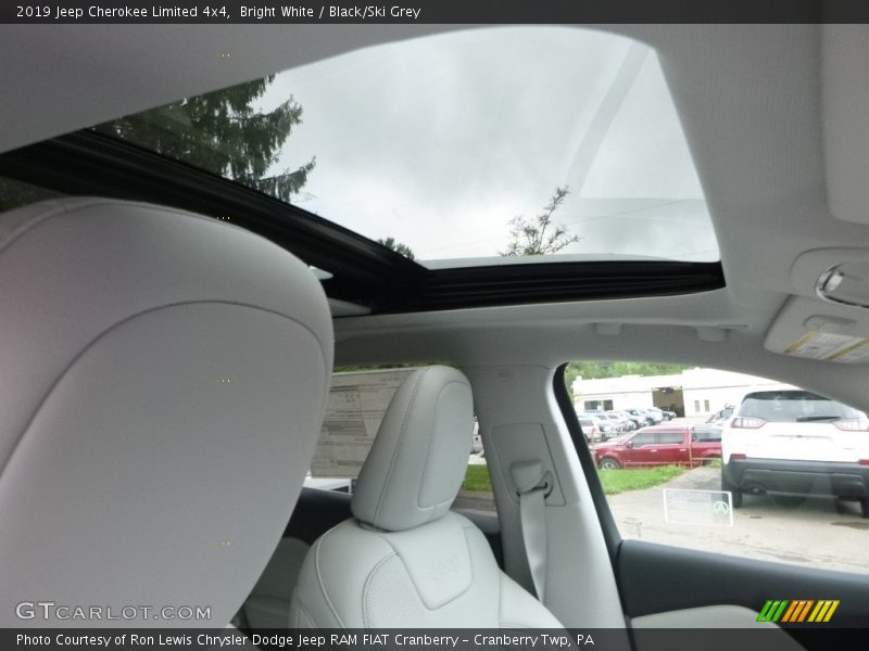 Bright White / Black/Ski Grey 2019 Jeep Cherokee Limited 4x4