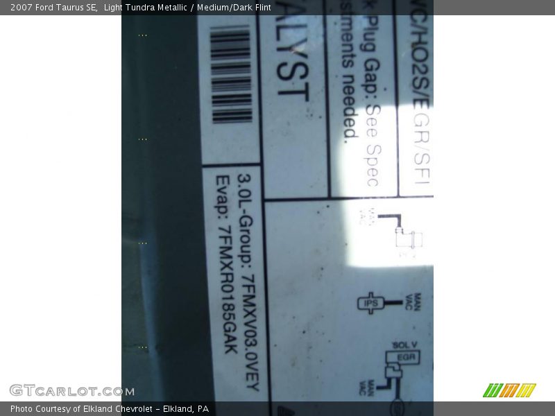 Light Tundra Metallic / Medium/Dark Flint 2007 Ford Taurus SE