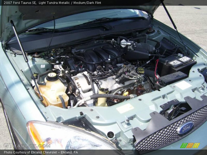 Light Tundra Metallic / Medium/Dark Flint 2007 Ford Taurus SE