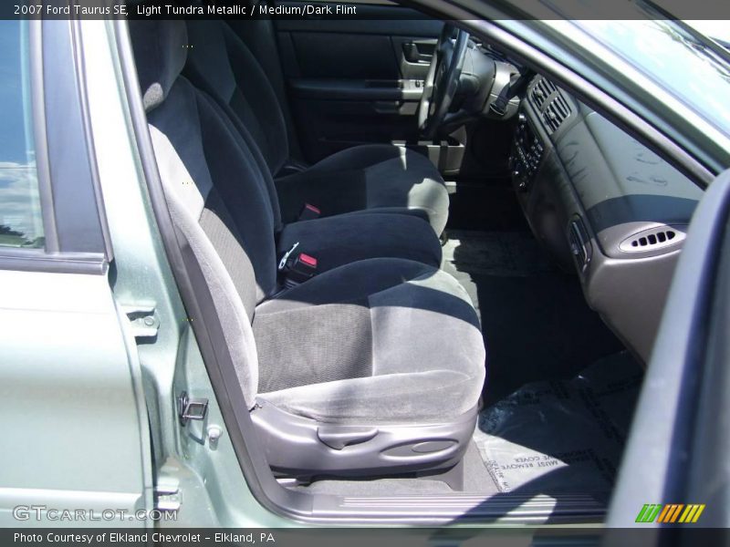 Light Tundra Metallic / Medium/Dark Flint 2007 Ford Taurus SE