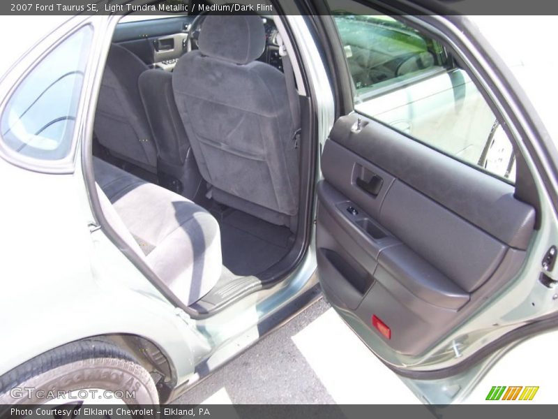 Light Tundra Metallic / Medium/Dark Flint 2007 Ford Taurus SE