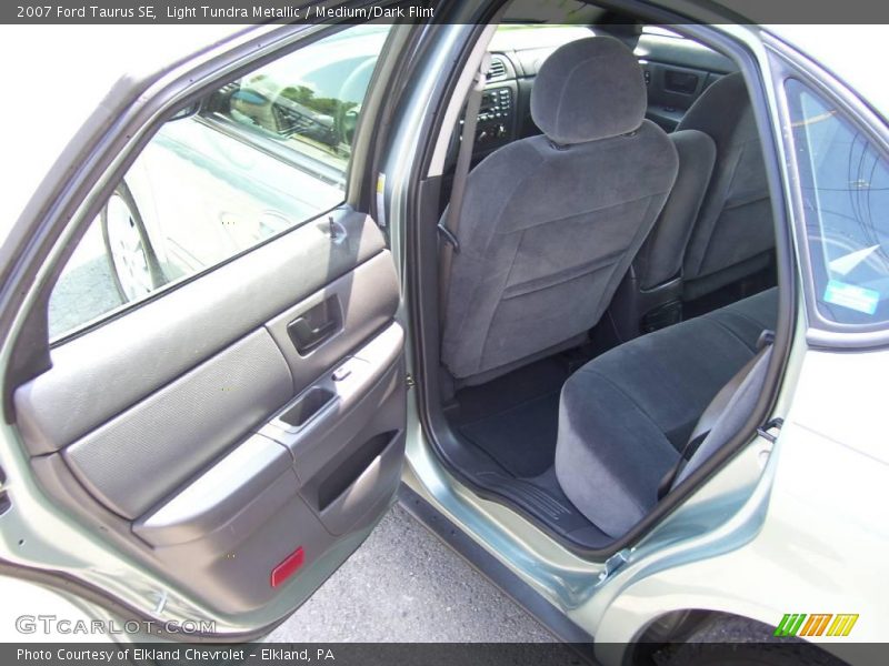 Light Tundra Metallic / Medium/Dark Flint 2007 Ford Taurus SE