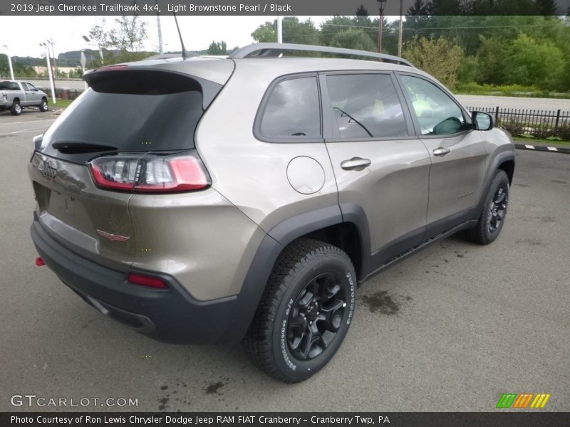 Light Brownstone Pearl / Black 2019 Jeep Cherokee Trailhawk 4x4