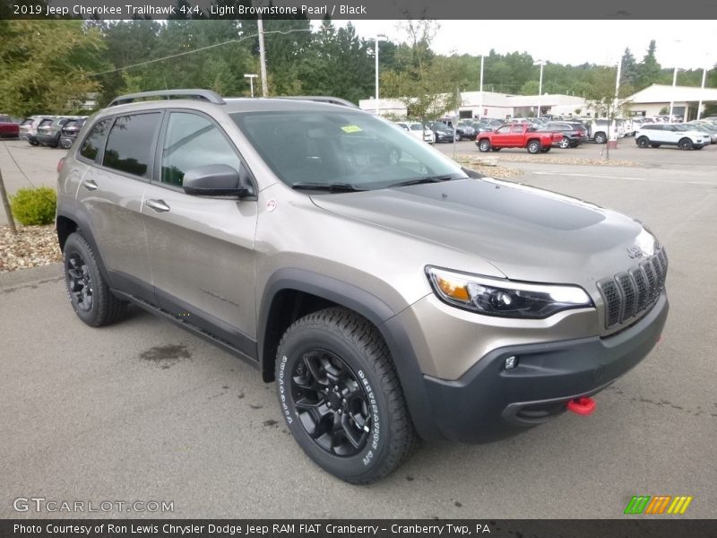 Light Brownstone Pearl / Black 2019 Jeep Cherokee Trailhawk 4x4