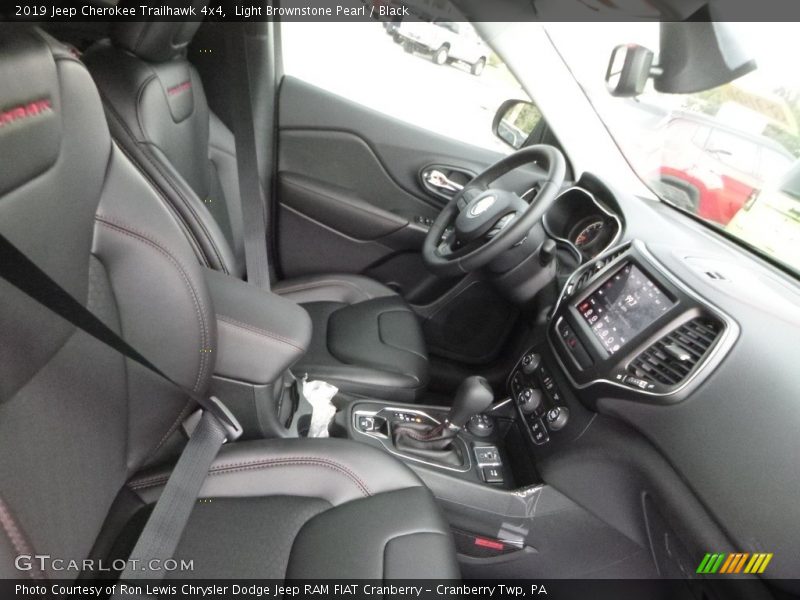 Light Brownstone Pearl / Black 2019 Jeep Cherokee Trailhawk 4x4