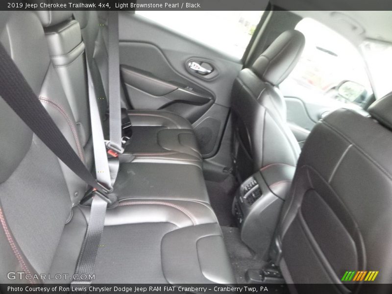 Light Brownstone Pearl / Black 2019 Jeep Cherokee Trailhawk 4x4