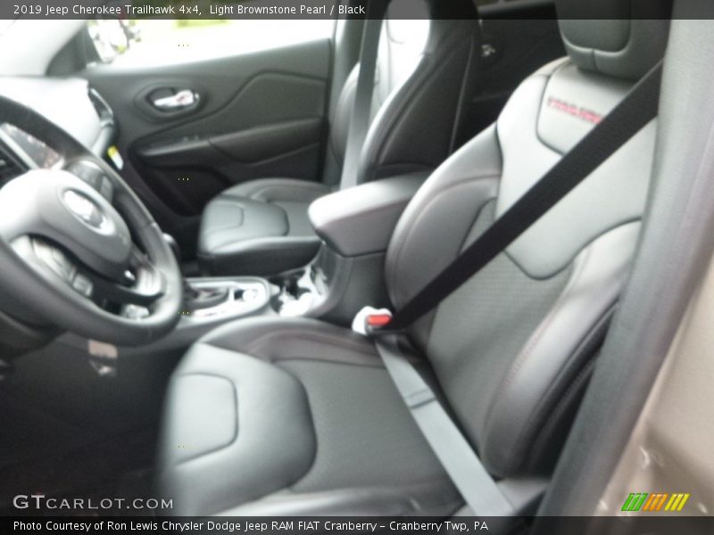 Light Brownstone Pearl / Black 2019 Jeep Cherokee Trailhawk 4x4