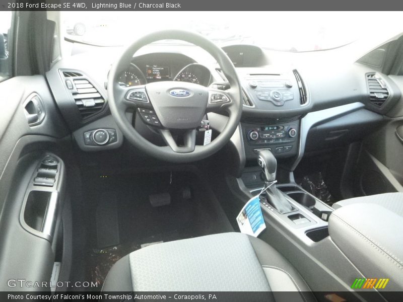 Lightning Blue / Charcoal Black 2018 Ford Escape SE 4WD