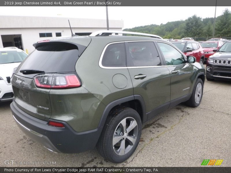 Olive Green Pearl / Black/Ski Grey 2019 Jeep Cherokee Limited 4x4