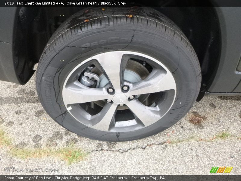 Olive Green Pearl / Black/Ski Grey 2019 Jeep Cherokee Limited 4x4