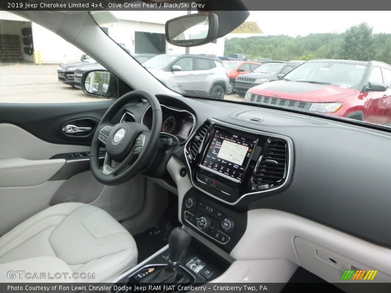 Olive Green Pearl / Black/Ski Grey 2019 Jeep Cherokee Limited 4x4