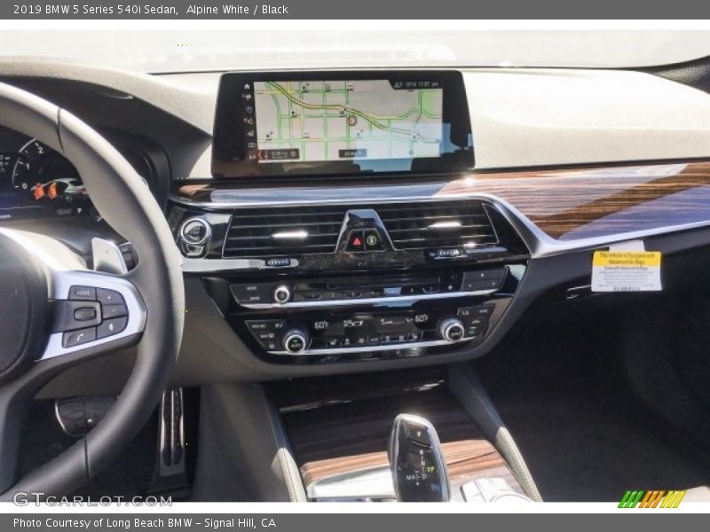 Alpine White / Black 2019 BMW 5 Series 540i Sedan