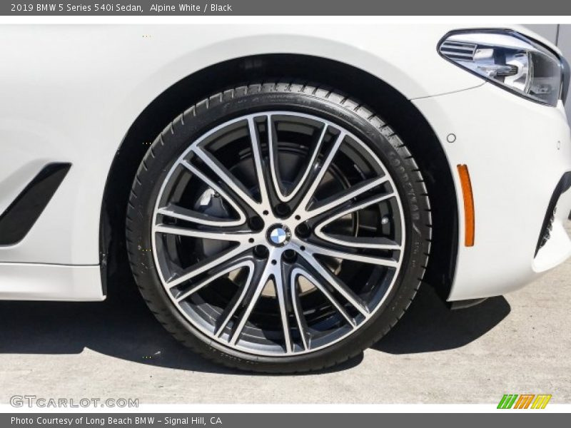 Alpine White / Black 2019 BMW 5 Series 540i Sedan