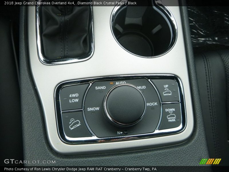 Diamond Black Crystal Pearl / Black 2018 Jeep Grand Cherokee Overland 4x4
