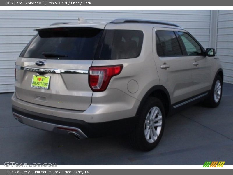 White Gold / Ebony Black 2017 Ford Explorer XLT