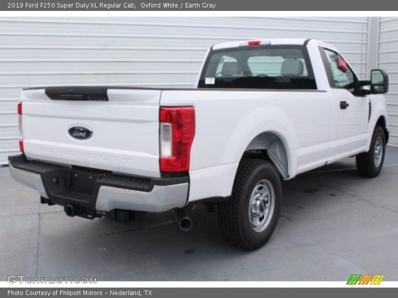 Oxford White / Earth Gray 2019 Ford F250 Super Duty XL Regular Cab