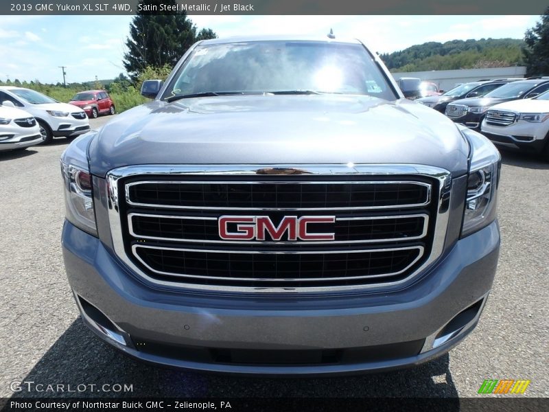 Satin Steel Metallic / Jet Black 2019 GMC Yukon XL SLT 4WD