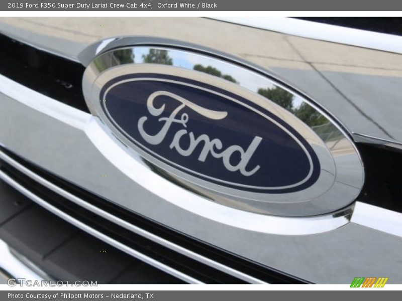 Oxford White / Black 2019 Ford F350 Super Duty Lariat Crew Cab 4x4