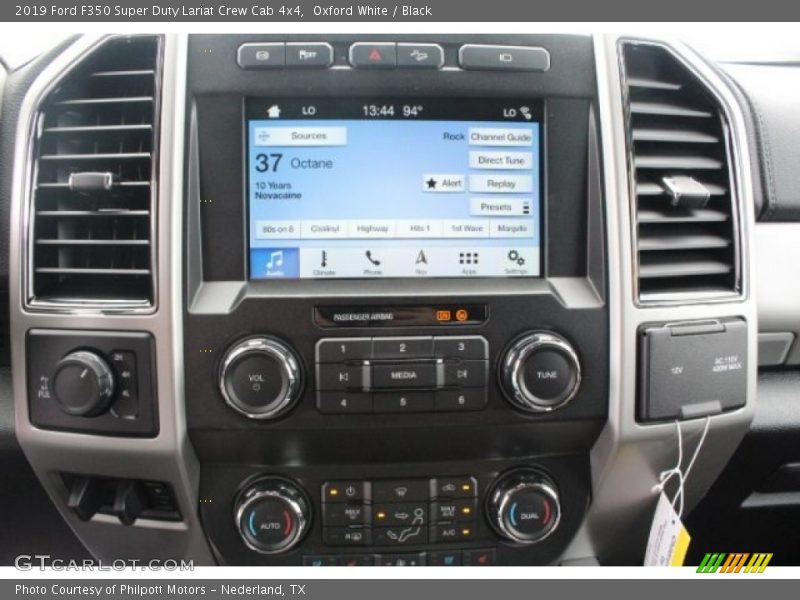 Controls of 2019 F350 Super Duty Lariat Crew Cab 4x4