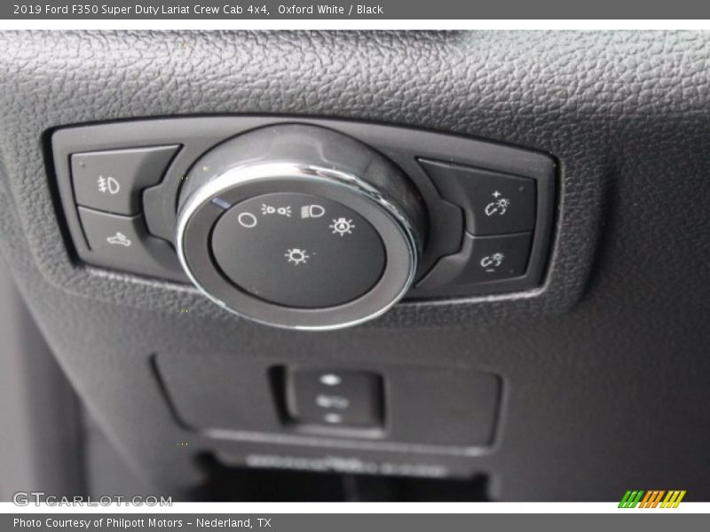 Controls of 2019 F350 Super Duty Lariat Crew Cab 4x4