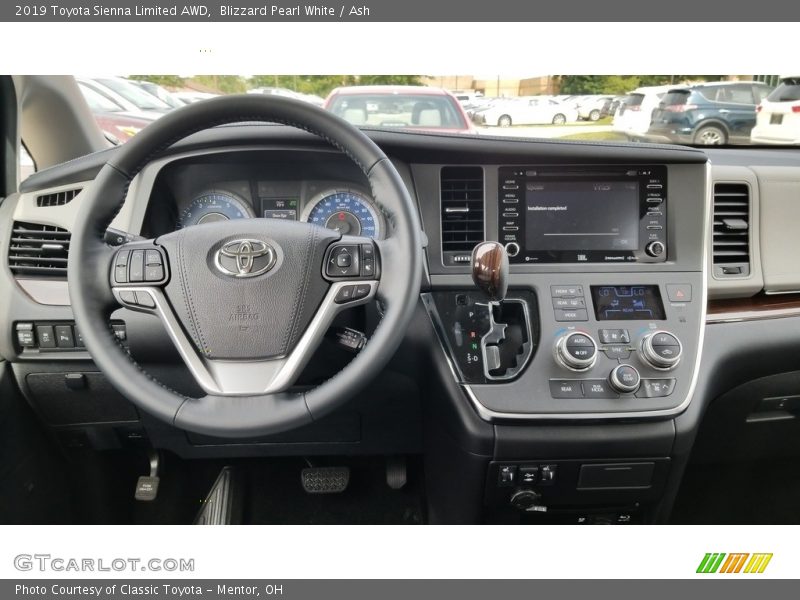  2019 Sienna Limited AWD Steering Wheel