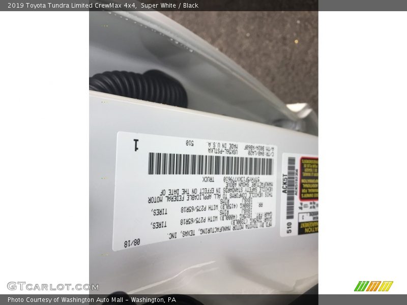 Super White / Black 2019 Toyota Tundra Limited CrewMax 4x4