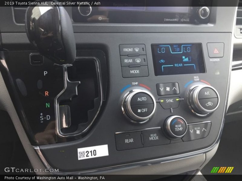  2019 Sienna XLE 8 Speed Automatic Shifter