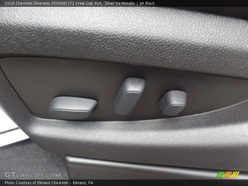 Silver Ice Metallic / Jet Black 2019 Chevrolet Silverado 3500HD LTZ Crew Cab 4x4